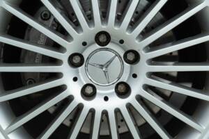 Image 17/50 of Mercedes-Benz SL 500 (2001)