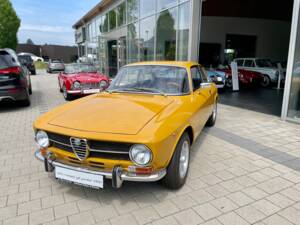 Bild 6/25 von Alfa Romeo Giulia GT 1300 Junior (1971)