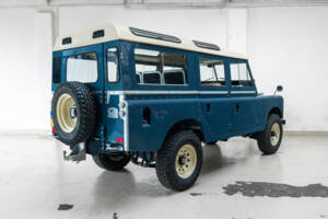 Image 6/31 of Land Rover 109 (1980)