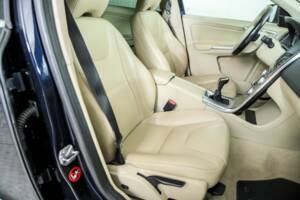 Image 34/50 de Volvo XC60 D3 (2017)