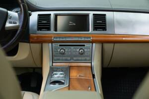 Immagine 32/50 di Jaguar XF 3.0 D-S (2008)