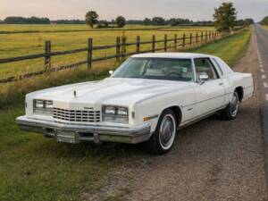 Bild 1/8 von Oldsmobile Toronado Brougham (1977)