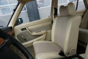 Bild 43/71 von Mercedes-Benz 280 S (1973)