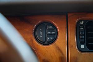 Image 31/46 of Jaguar XK8 4.0 (1998)