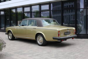 Image 12/37 de Rolls-Royce Silver Shadow II (1978)