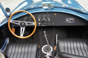 Image 2/6 of Shelby Cobra 427 S/C (1965)
