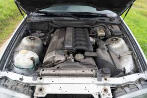 Image 23/40 de BMW 320i (1994)