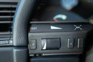 Image 46/50 de Alfa Romeo 164 2.0i V6 Turbo (1992)