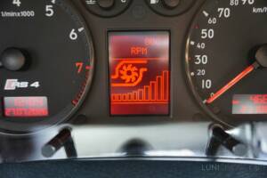 Image 32/41 of Audi RS4 Avant (2000)