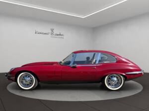 Bild 2/29 von Jaguar E-Type V12 (2+2) (1972)