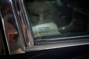 Image 28/97 of Daimler Double Six (1994)