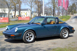 Image 2/25 of Porsche 911 SC 3.0 (1979)