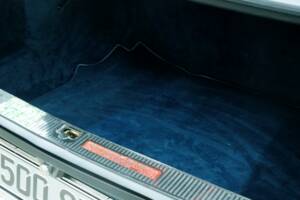 Image 17/50 of Mercedes-Benz 500 SEC (1982)