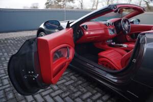Image 18/50 of Ferrari California (2009)