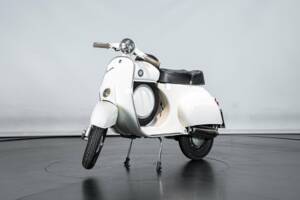 Image 2/41 de Piaggio Vespa 50 SS (1966)
