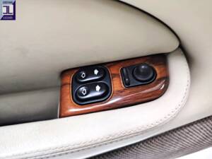 Bild 53/65 von Jaguar XKR (1998)