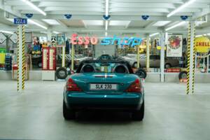 Immagine 8/50 di Mercedes-Benz SLK 230 Kompressor (1998)