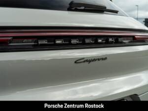 Obraz 32/33 pojazdu Porsche Cayenne E-Hybrid (1900)