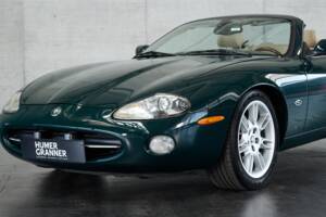 Bild 3/50 von Jaguar XK8 4.0 (2002)