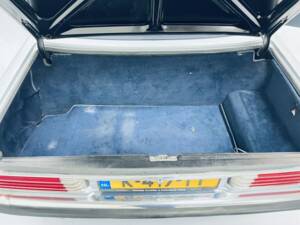Image 15/18 de Mercedes-Benz 380 SL (1982)