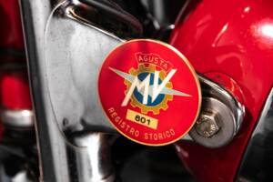 Image 29/34 of MV Agusta 250 Bicilindrica (1970)
