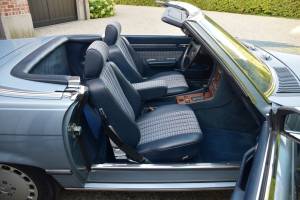 Image 23/47 of Mercedes-Benz 560 SL (1987)