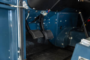 Image 11/31 of Land Rover 109 (1980)