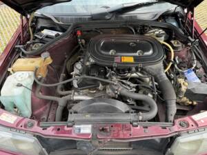 Imagen 33/42 de Mercedes-Benz 190 E 1.8 Avantgarde "Rosso" (1992)