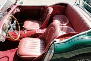 Image 6/40 of Austin-Healey 3000 Mk II (BT7) (1961)