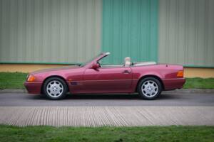 Image 3/28 of Mercedes-Benz 500 SL (1992)