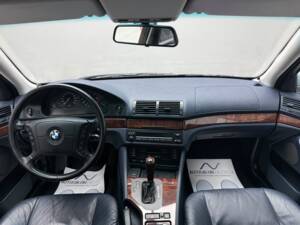 Bild 14/25 von BMW 540i (1998)