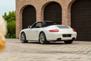 Imagen 2/50 de Porsche 911 Carrera S (2010)