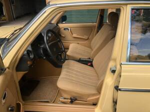 Image 6/33 of Mercedes-Benz 230 TE (1984)