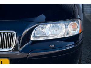 Image 20/43 of Volvo V 70 2.4 (2007)