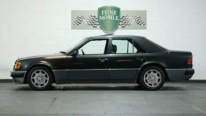 Bild 2/28 von Mercedes-Benz 500 E (1991)