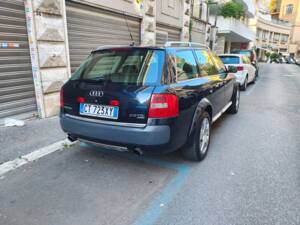 Image 3/9 de Audi A6 2.5 TDI allroad quattro (2005)