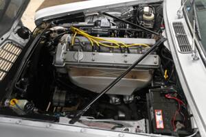 Image 13/26 of Jaguar XJ 6 C 4.2 (1976)