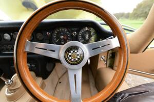 Image 50/50 de Jaguar E-Type (2+2) (1969)