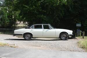 Image 19/20 de Jaguar XJ 6 L 4.2 (1978)