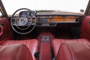 Image 12/27 of Mercedes-Benz 280 SEL 4,5 (1972)