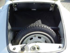 Image 26/26 de Volkswagen Karmann Ghia 1600 (1971)