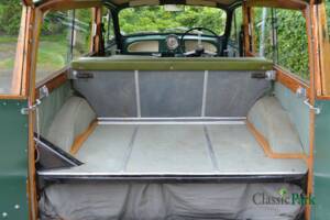 Image 32/50 of Morris Minor 1000 Traveller (1964)