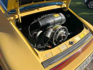 Image 39/77 de Porsche 911 2.7 S (1974)