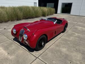 Image 8/34 of Jaguar XK 140 OTS (1955)