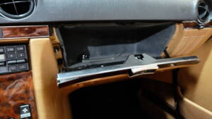 Immagine 32/42 di Mercedes-Benz 560 SL (1989)