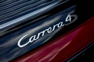 Image 17/50 of Porsche 911 Carrera 4S (2002)