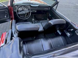 Image 24/50 of Ford Mustang 200 (1968)