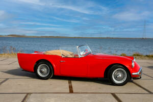 Image 2/7 of Daimler SP 250 (1961)