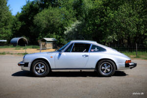 Image 19/42 de Porsche 911 2.7 (1974)