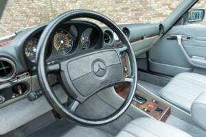 Imagen 20/50 de Mercedes-Benz 560 SL (1986)